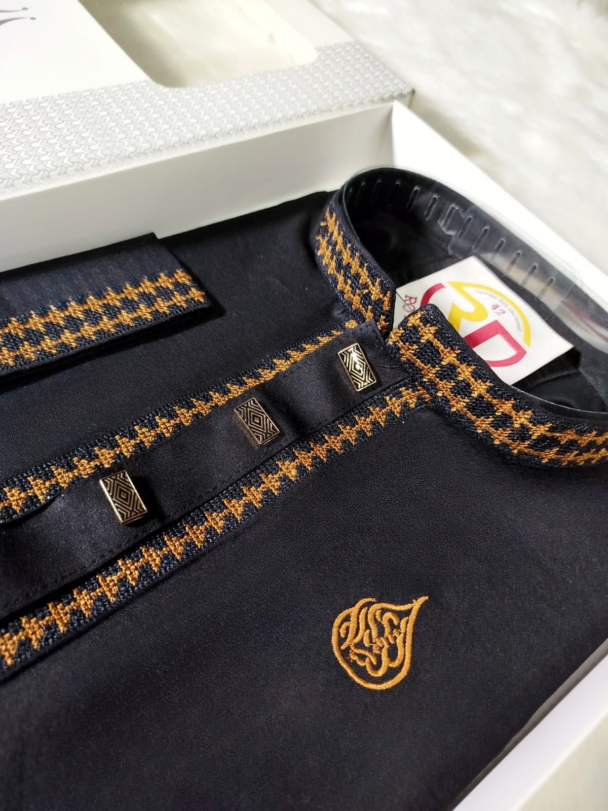 সিম্পল লোগো আপনাকে করেছে অতুলনিয় - Royal Trust BD